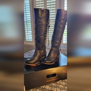 Freebird Carver size 7 Navy